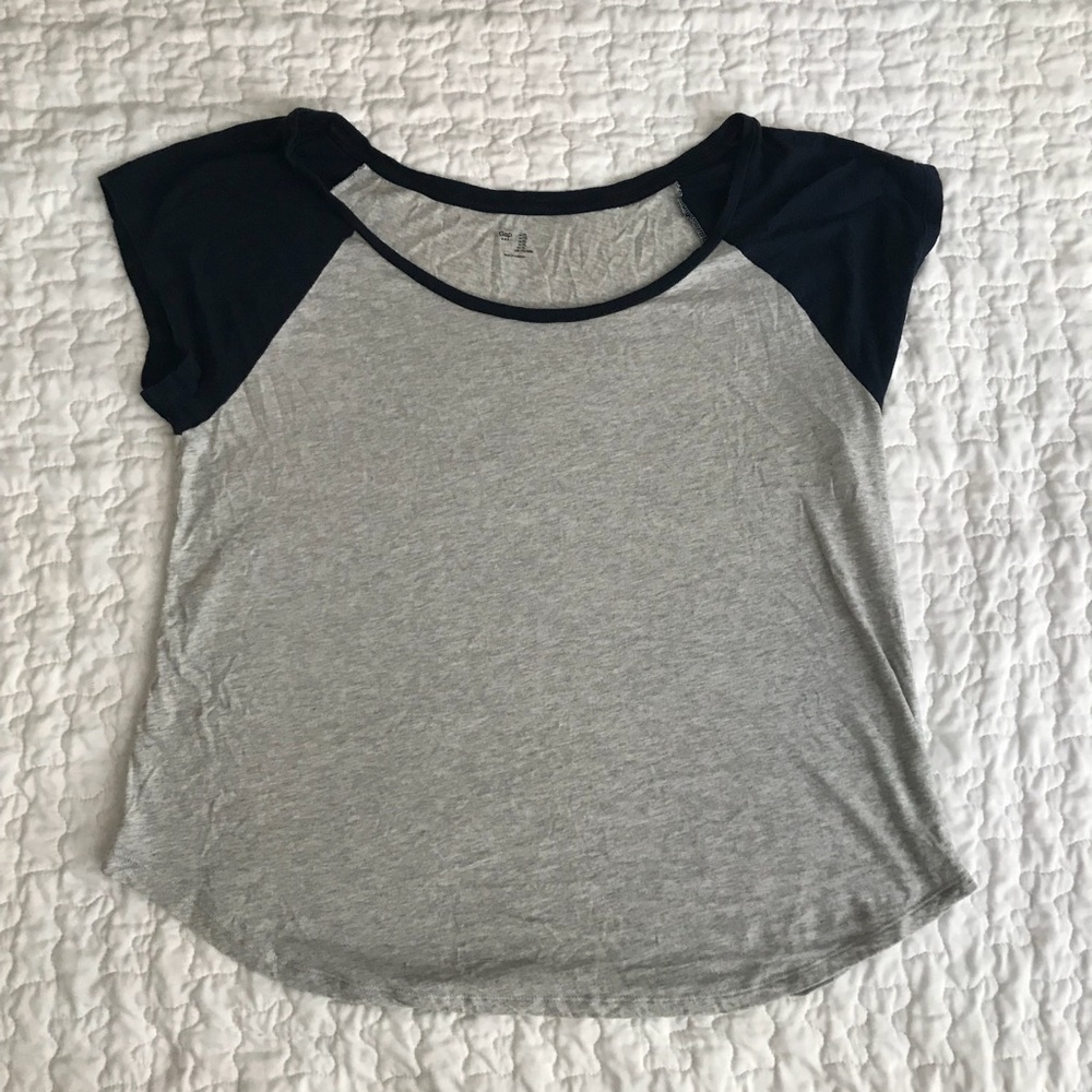 Gap t-shirt